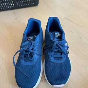 Reebok woman’s Navy FuelFoam Sneakers